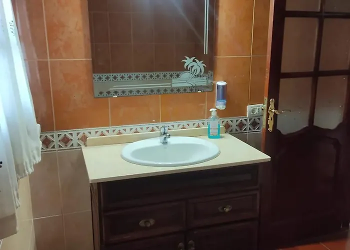 بيت للعطل Charming House With Pool In *