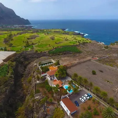 Charming House With Pool In