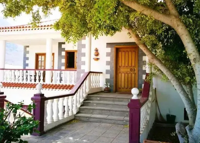 בית נופש Charming House With Pool In