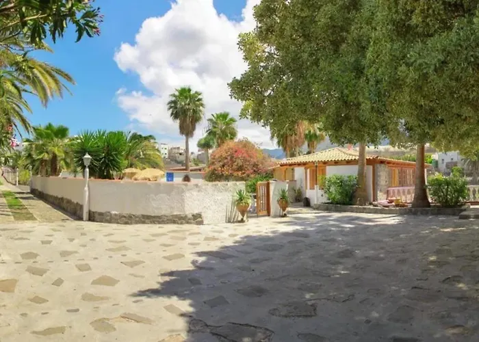 Charming House With Pool In Hébergement de vacances Buenavista Del Norte